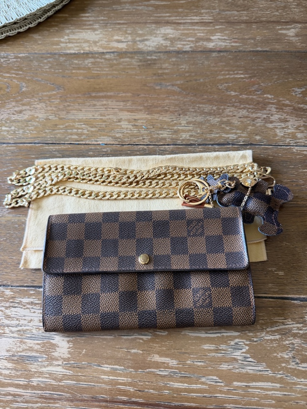 Louis Vuitton Convertible Wallet Crossbody - Picture 3 of 8